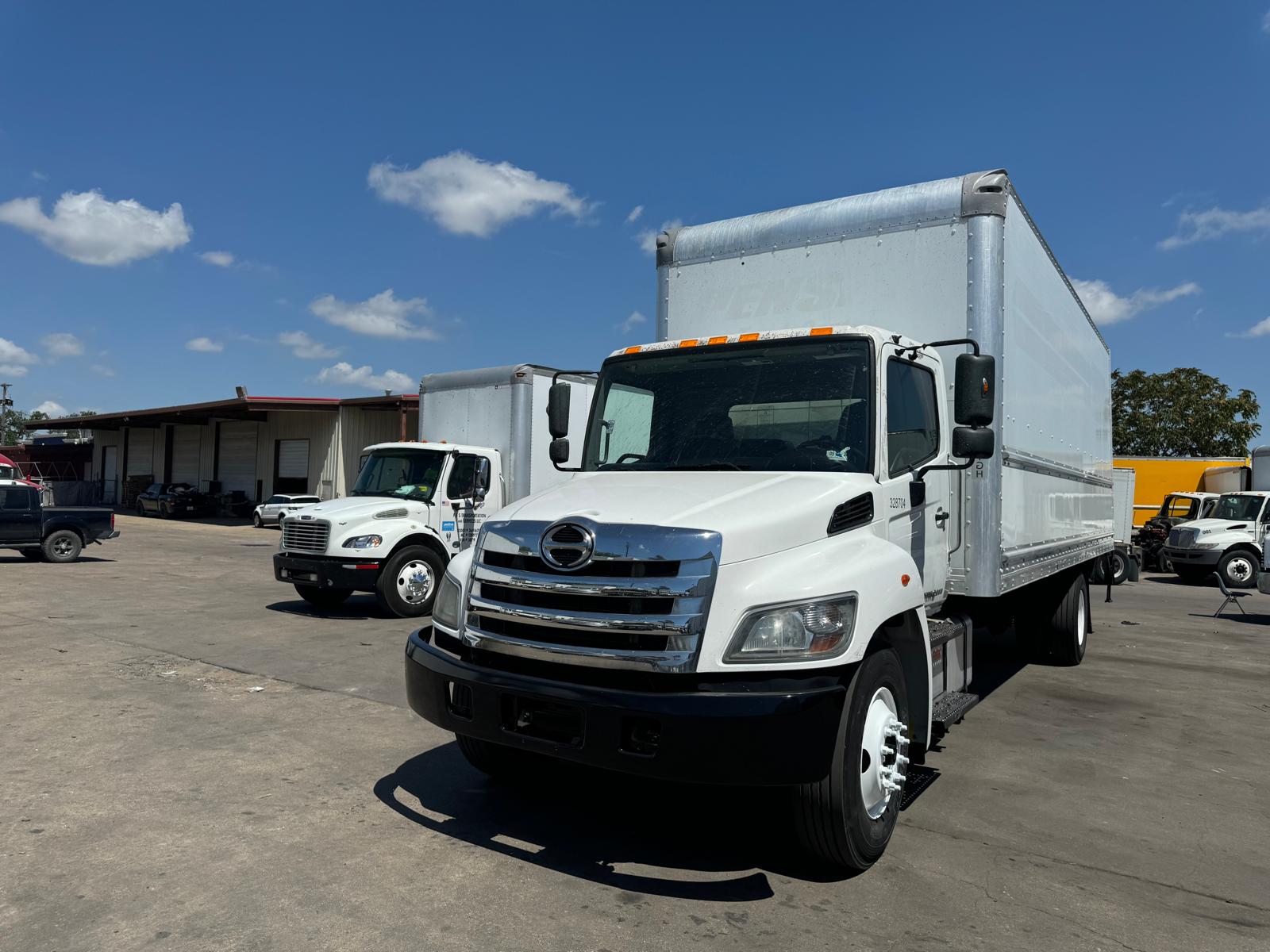 Fuel Consumption Estimates for Freightliner, Hino, International, and Kenworth Box Trucks